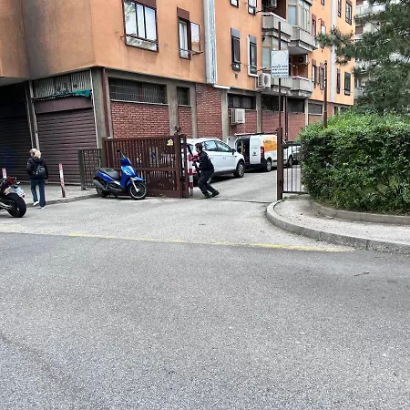 Ultimo Piano Con Parcheggio Trieste